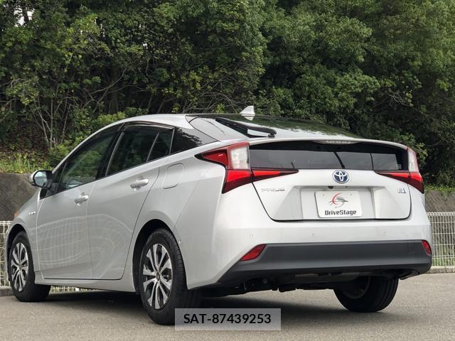 Toyota PRIUS 2019-11 8769827-4