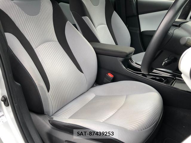Toyota PRIUS 2019-11 8769827-6