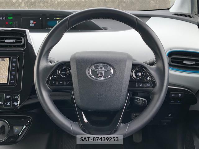 Toyota PRIUS 2019-11 8769827-9