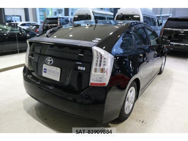 Toyota PRIUS 2010-05 8770037-1