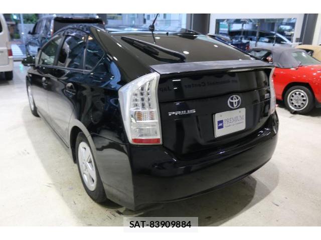 Toyota PRIUS 2010-05 8770037-11