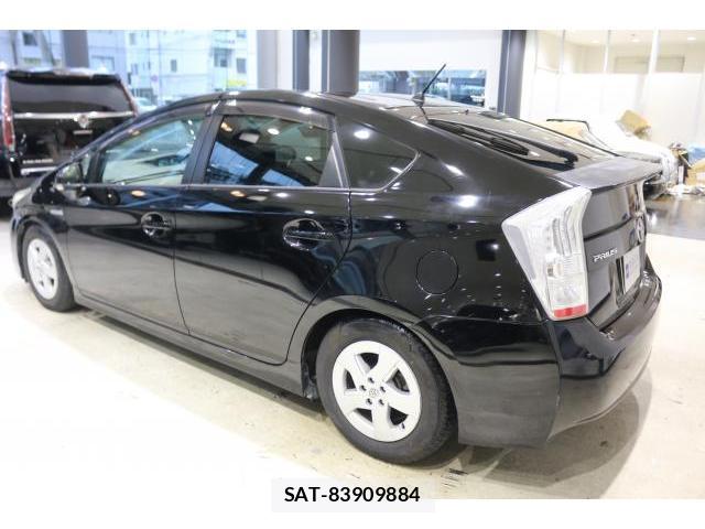 Toyota PRIUS 2010-05 8770037-13