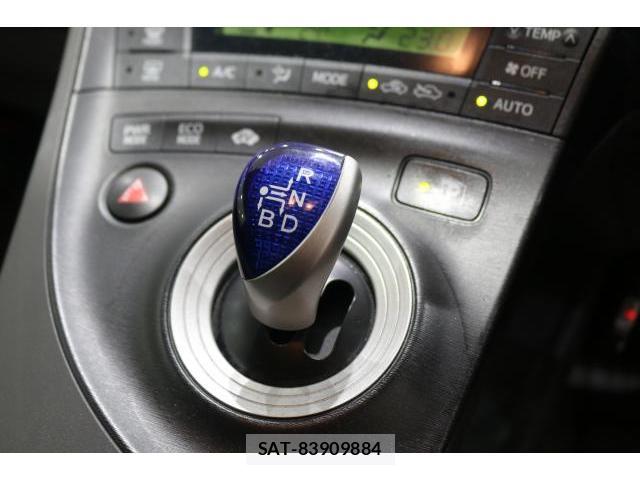 Toyota PRIUS 2010-05 8770037-15
