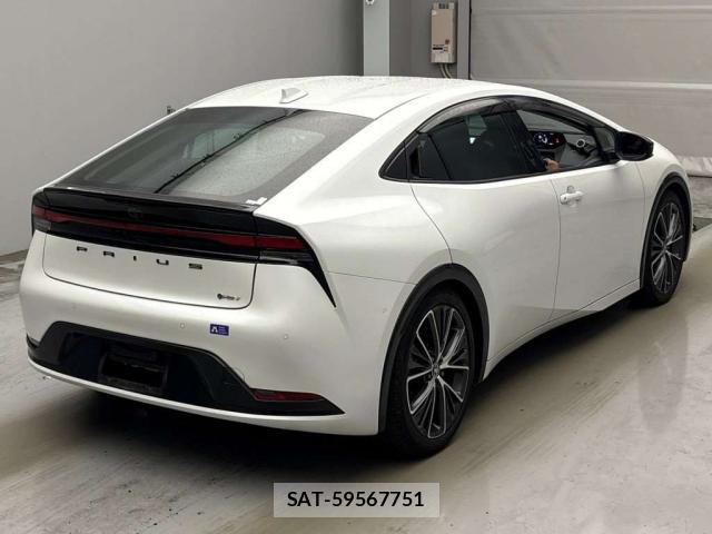 Toyota PRIUS 2023-11 8770046-11