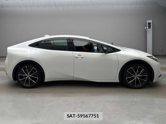 Toyota PRIUS 2023-11 8770046-8