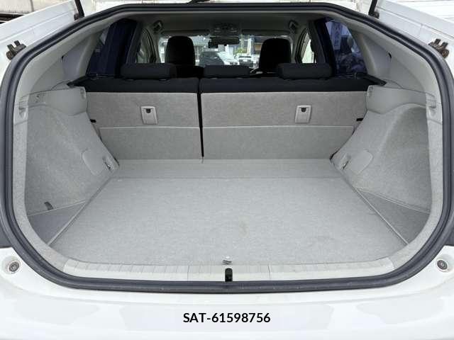 Toyota PRIUS 2012-06 8770083-15