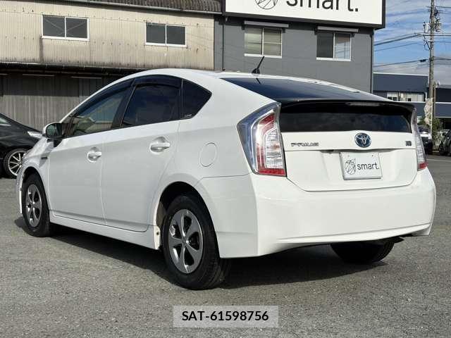 Toyota PRIUS 2012-06 8770083-5