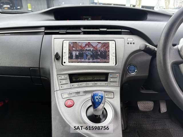 Toyota PRIUS 2012-06 8770083-8
