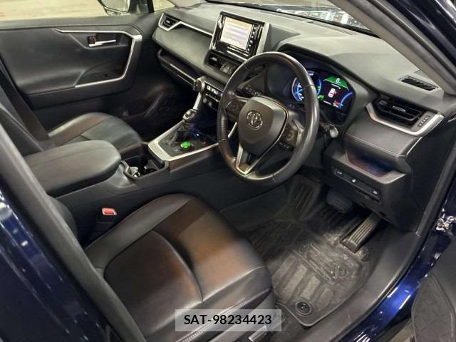 Toyota RAV4 2020-08 8769681-2