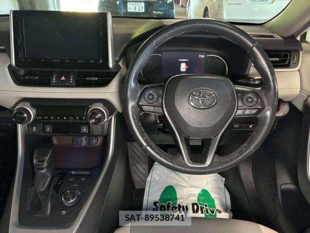 Toyota RAV4 2019-07 8769917-4