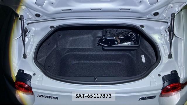 Mazda ROADSTER 2019-01 8769613-17