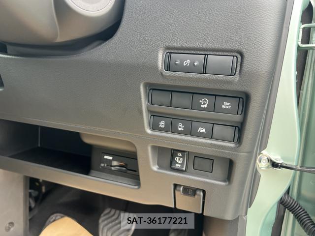 Nissan ROOX 2025-10 8769950-13