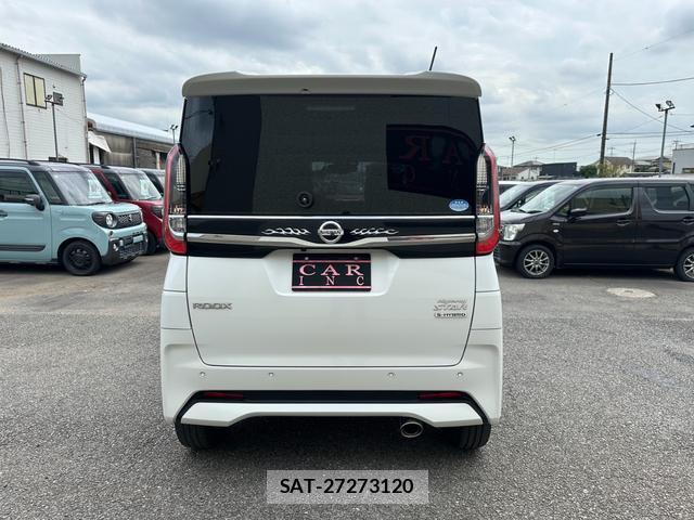 Nissan ROOX 2020-03 8770156-7