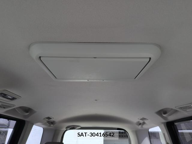 Nissan SERENA 2014-01 8769011-11