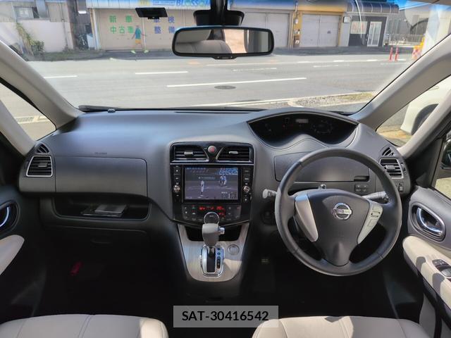 Nissan SERENA 2014-01 8769011-14