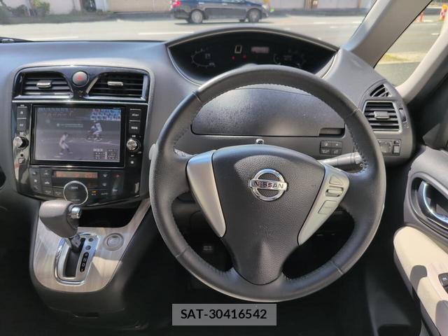 Nissan SERENA 2014-01 8769011-2
