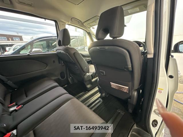 Nissan SERENA 2019-07 8769392-14