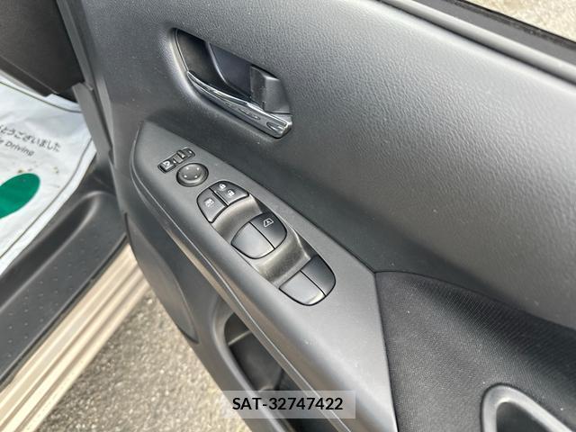 Nissan SERENA 2017-11 8769394-11