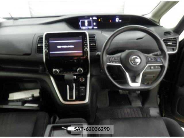 Nissan SERENA 2017-04 8769844-2
