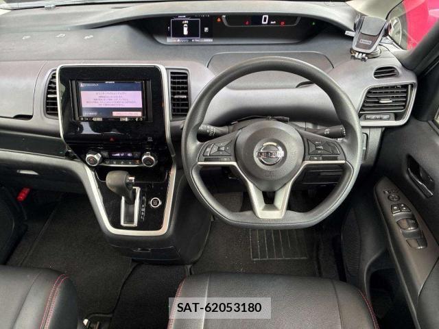 Nissan SERENA 2017-07 8770048-2