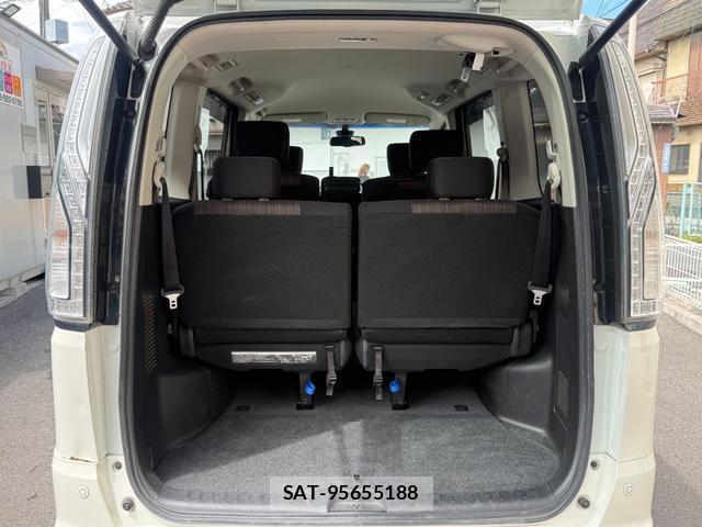 Nissan SERENA 2015-12 8770173-10
