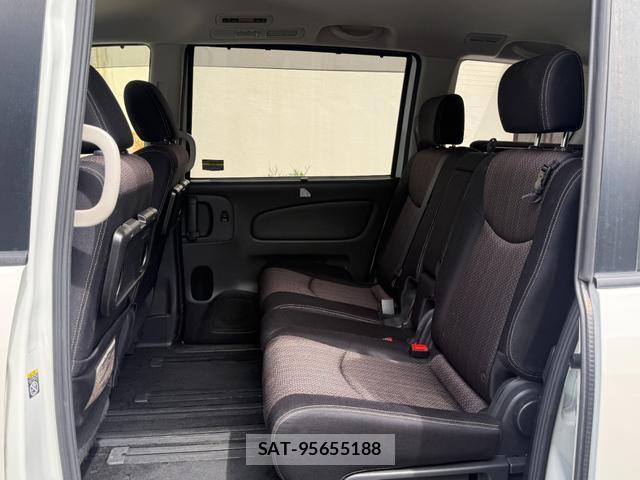 Nissan SERENA 2015-12 8770173-9