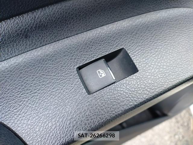 Toyota SIENTA 2016-08 8768938-12