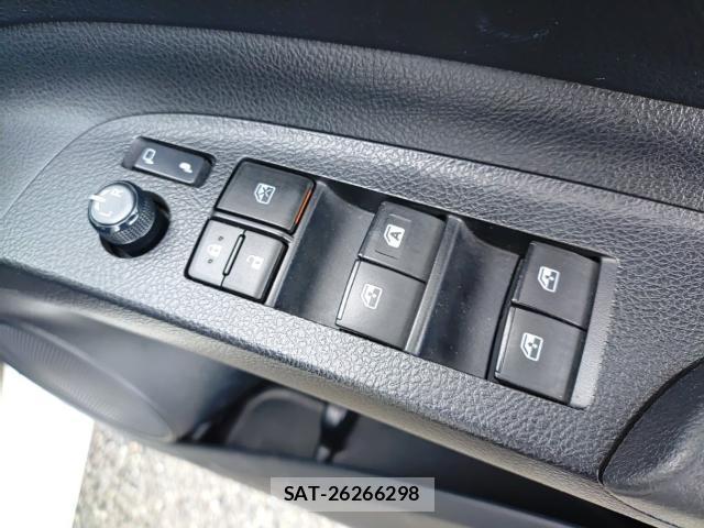 Toyota SIENTA 2016-08 8768938-13