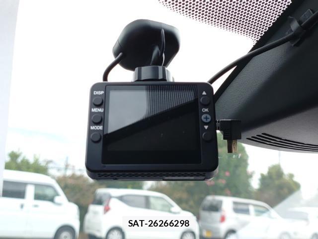 Toyota SIENTA 2016-08 8768938-16