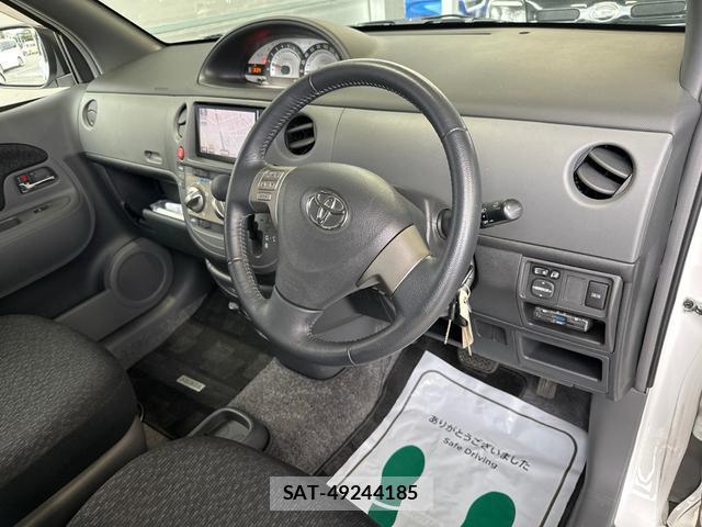 Toyota SIENTA 2014-06 8769391-12