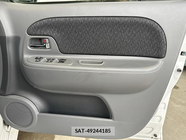 Toyota SIENTA 2014-06 8769391-18