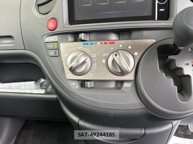 Toyota SIENTA 2014-06 8769391-8
