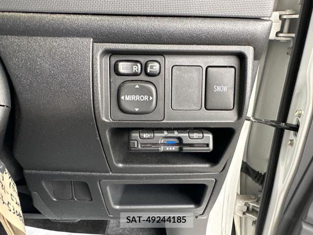 Toyota SIENTA 2014-06 8769391-9