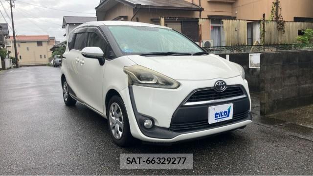 Toyota SIENTA 2015-12 8769601-11