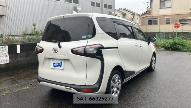 Toyota SIENTA 2015-12 8769601-12
