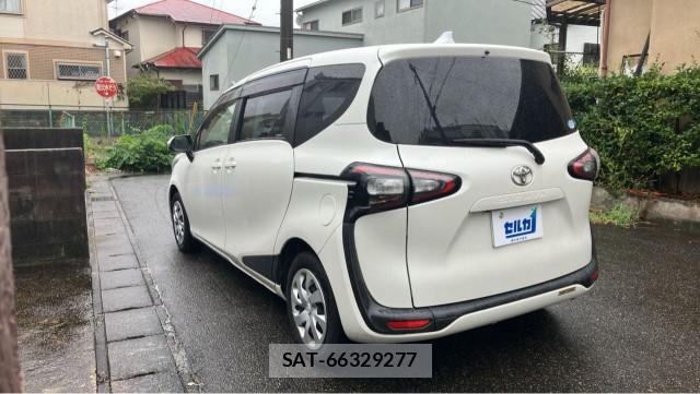 Toyota SIENTA 2015-12 8769601-13