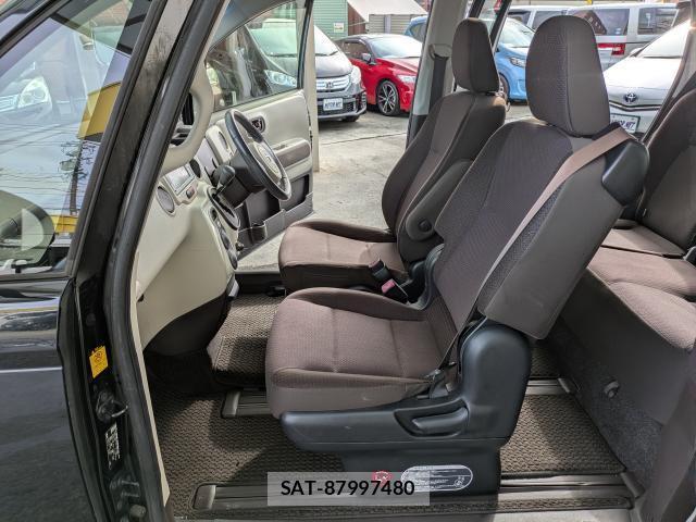 Toyota SPADE 2014-03 8769497-14