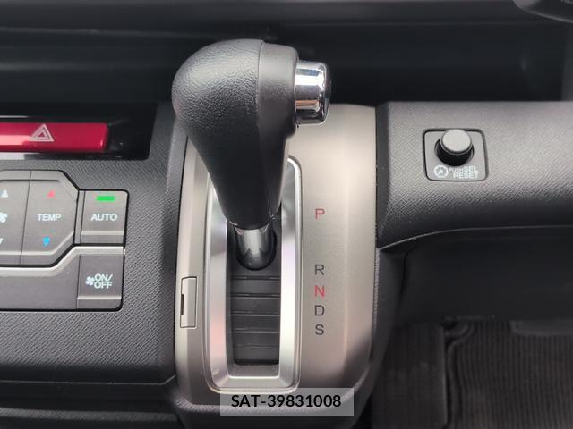 Honda e 2009-12 8769014-17