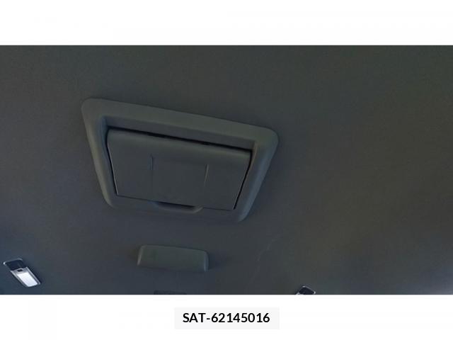Honda e 2015-10 8770054-4