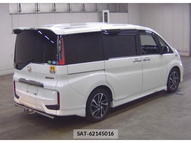 Honda e 2015-10 8770054-9