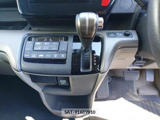Honda e 2015-09 8768941-11