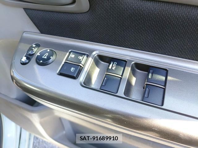 Honda e 2015-09 8768941-13