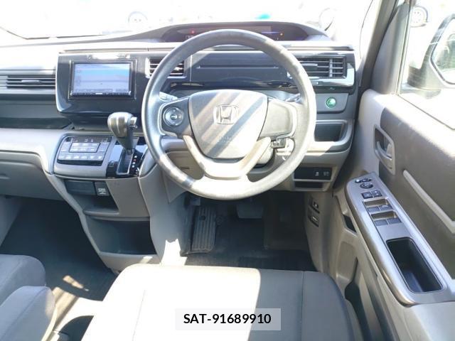Honda e 2015-09 8768941-2