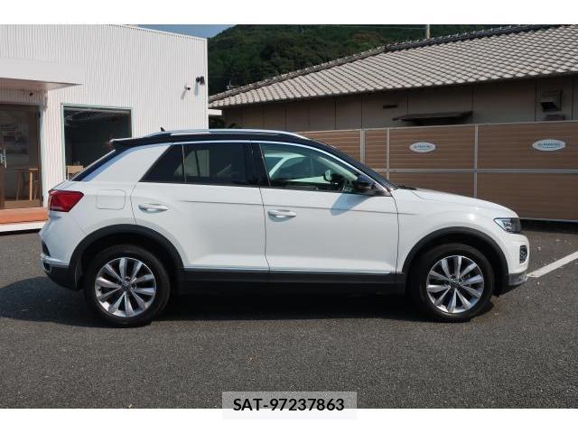 VolksWagen T-ROC 2021-07 8768702-19