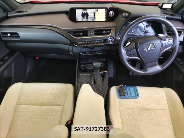 Lexus UX 2021-08 8769674-2