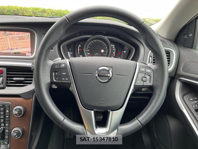 Volvo V40 2018-03 8769421-11