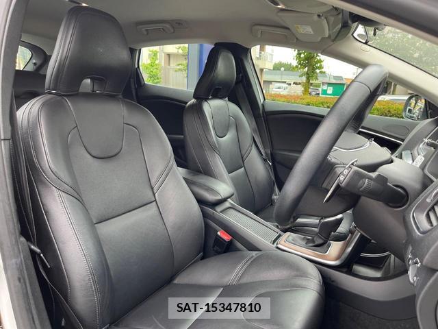 Volvo V40 2018-03 8769421-12