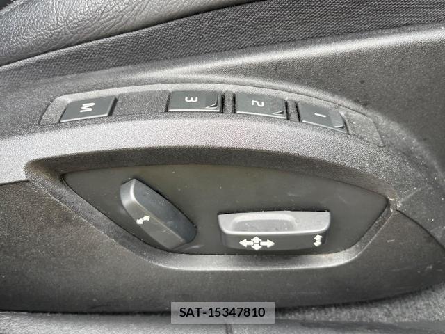 Volvo V40 2018-03 8769421-8