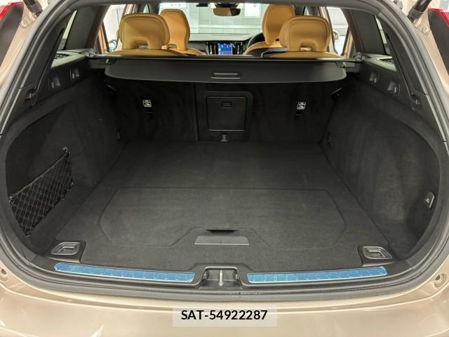 Volvo V60 2023-06 8769369-12