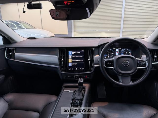 Volvo V90 2018-02 8770063-1
